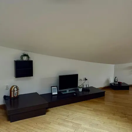 Macca-villacrosse شقة