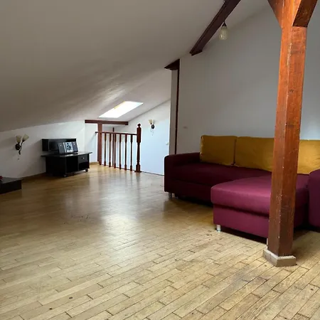 Macca-villacrosse شقة